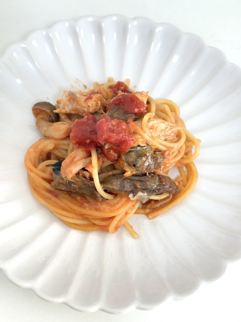 さばとトマトのパスタ